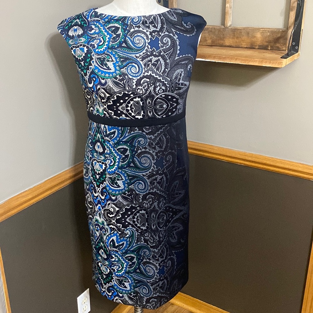 Chico’s black, blue, white and green paisley cap sleeve dress size Small